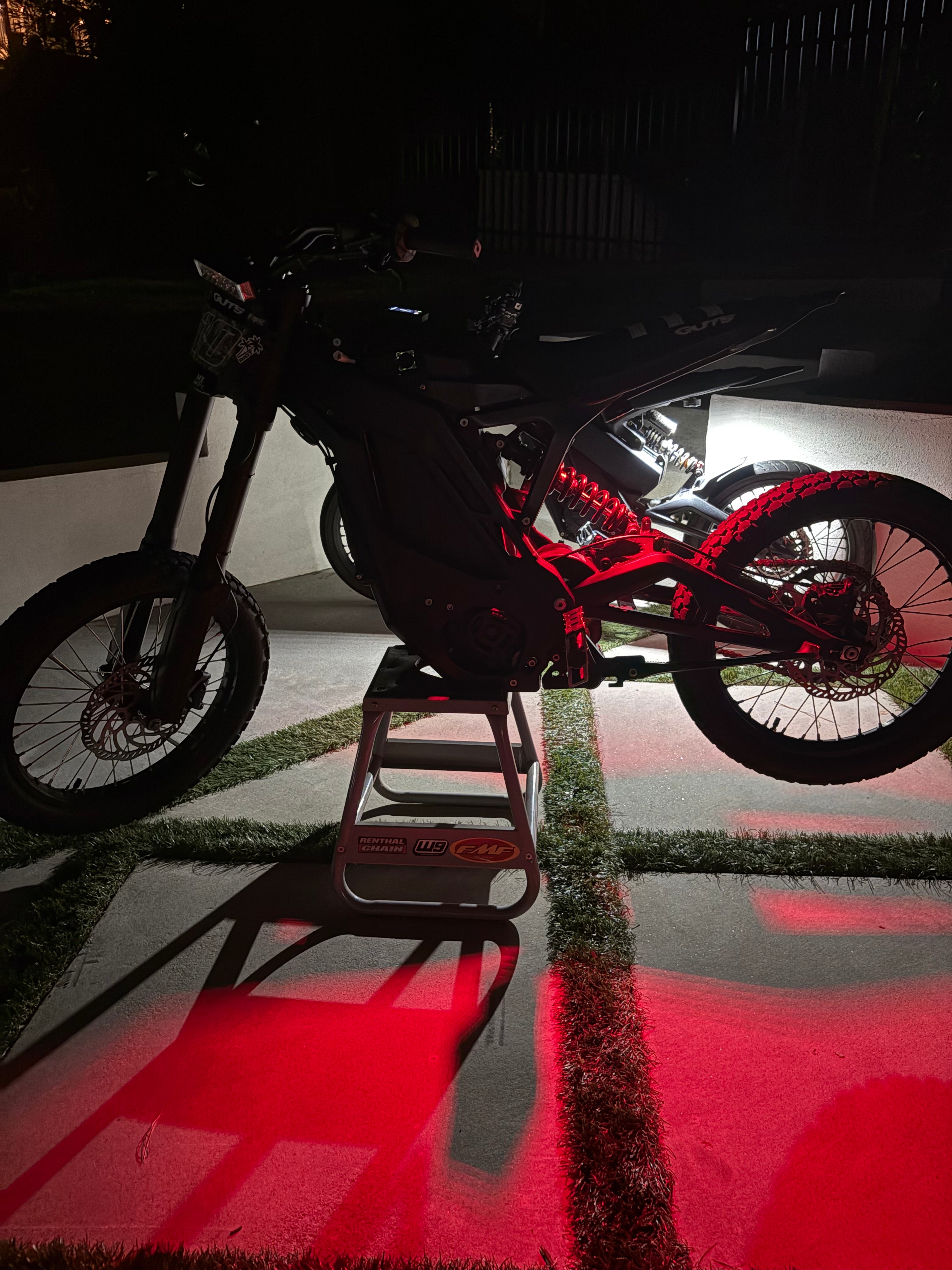 ライト・ランタン Valo shade IN-EI 2025 T no T.LE original Riot GLOW (RGB Rock Light) – Riot Racing
