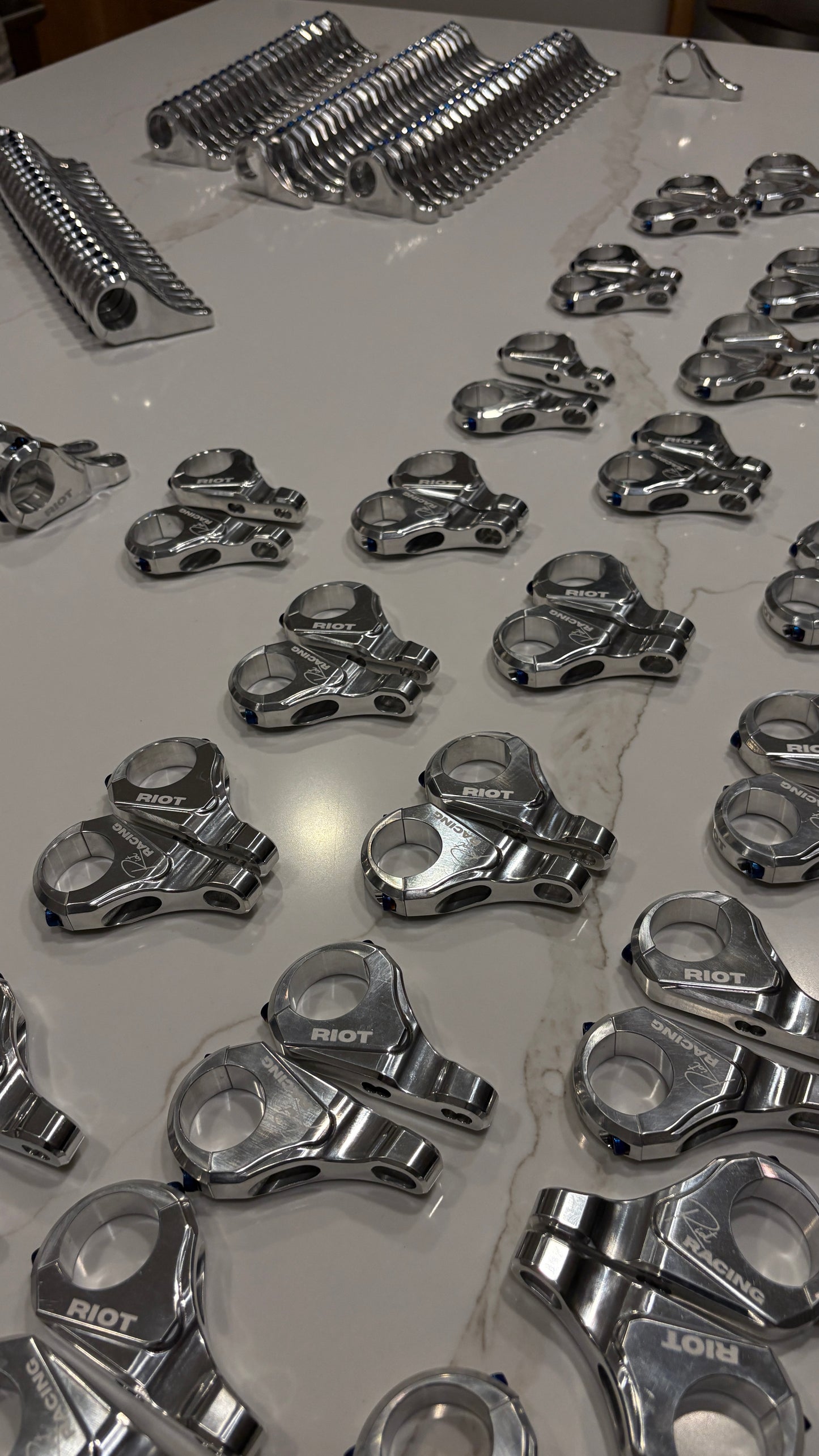 (PREORDER) Riot Direct Stem 31.8mm V2 (FREE TITANIUM STYLE BOLTS)