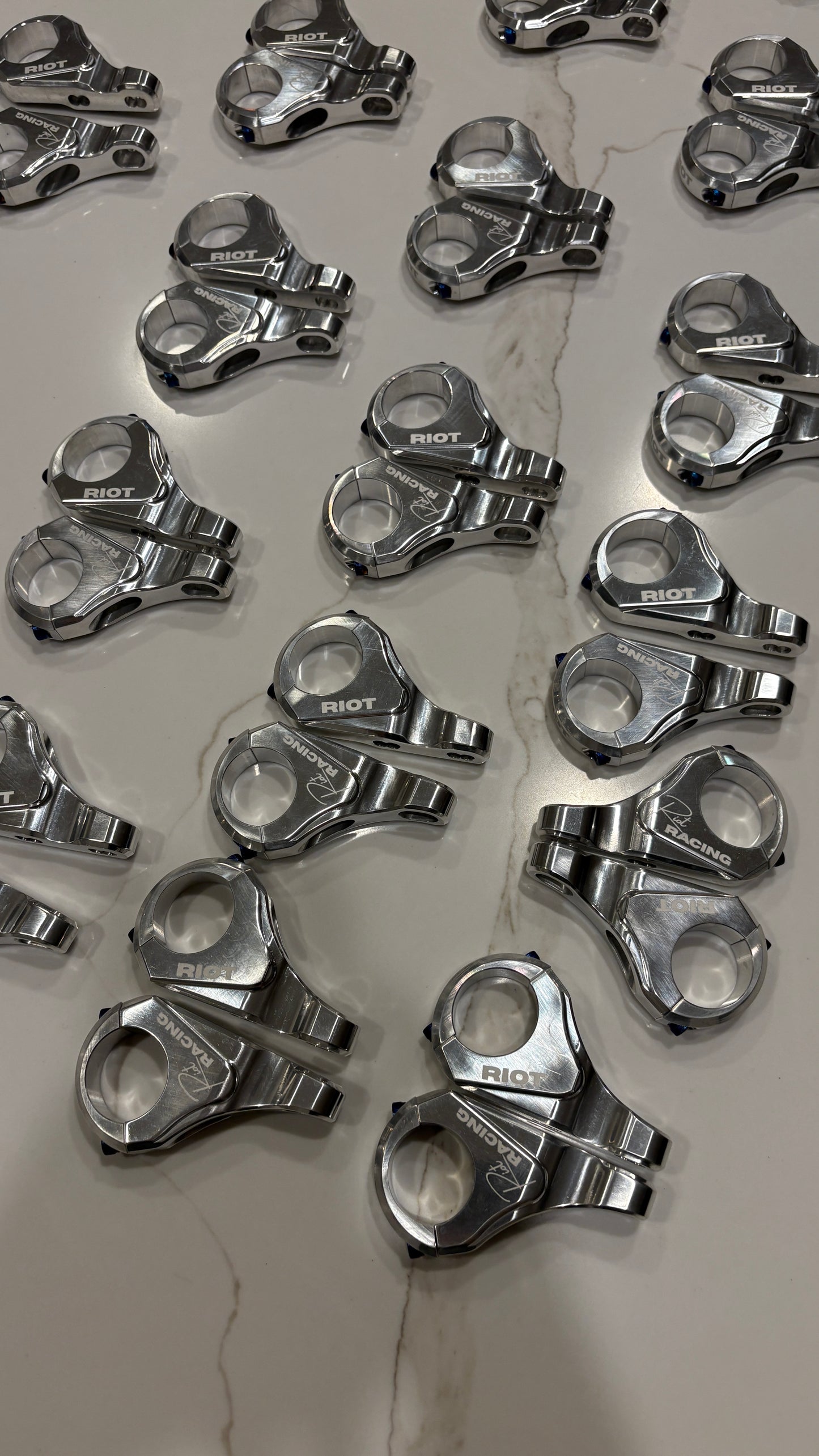 (PREORDER) Riot Direct Stem 31.8mm V2 (FREE TITANIUM STYLE BOLTS)