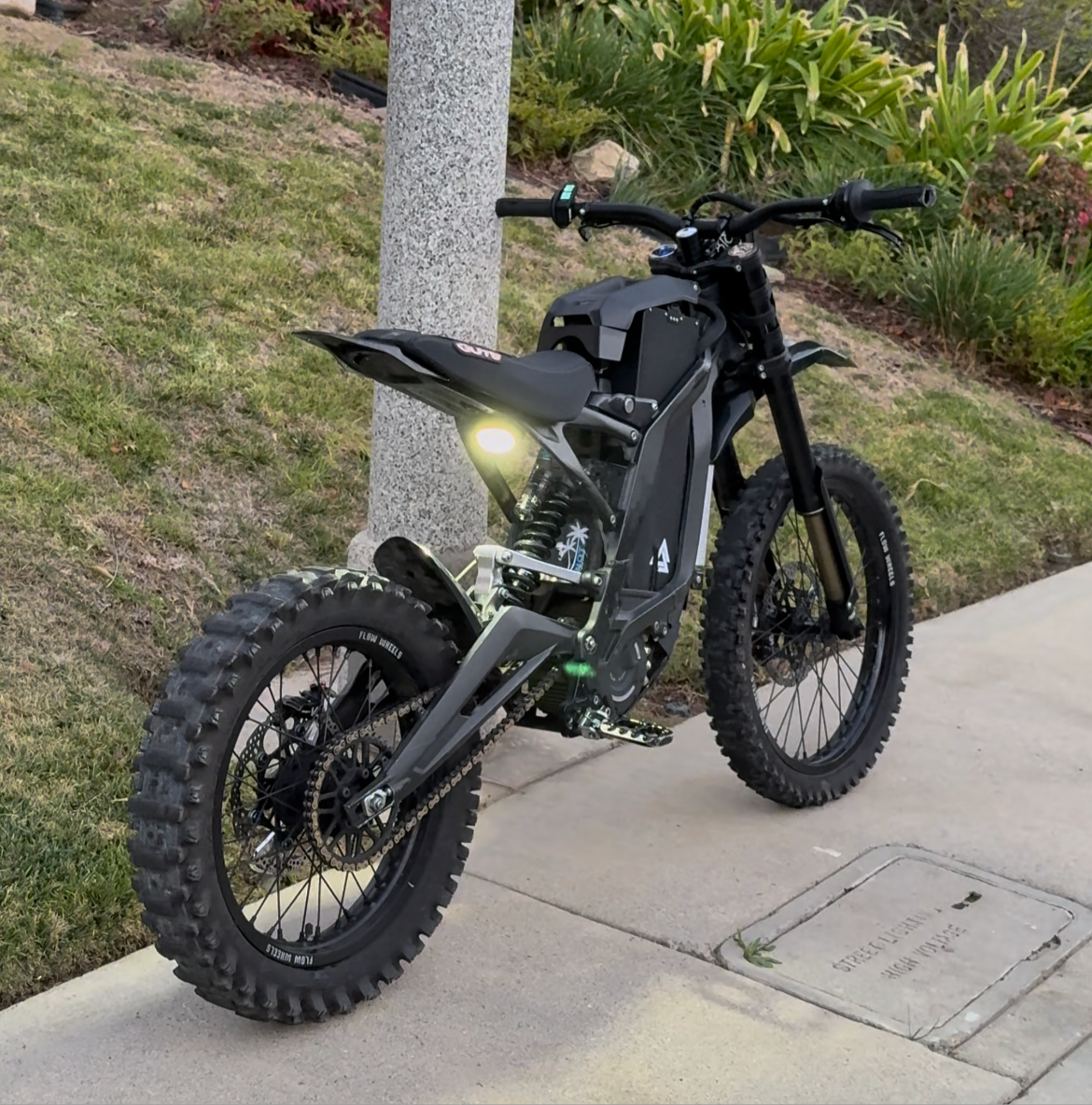 (SURRON) Riot CORE Light - Riot Racing