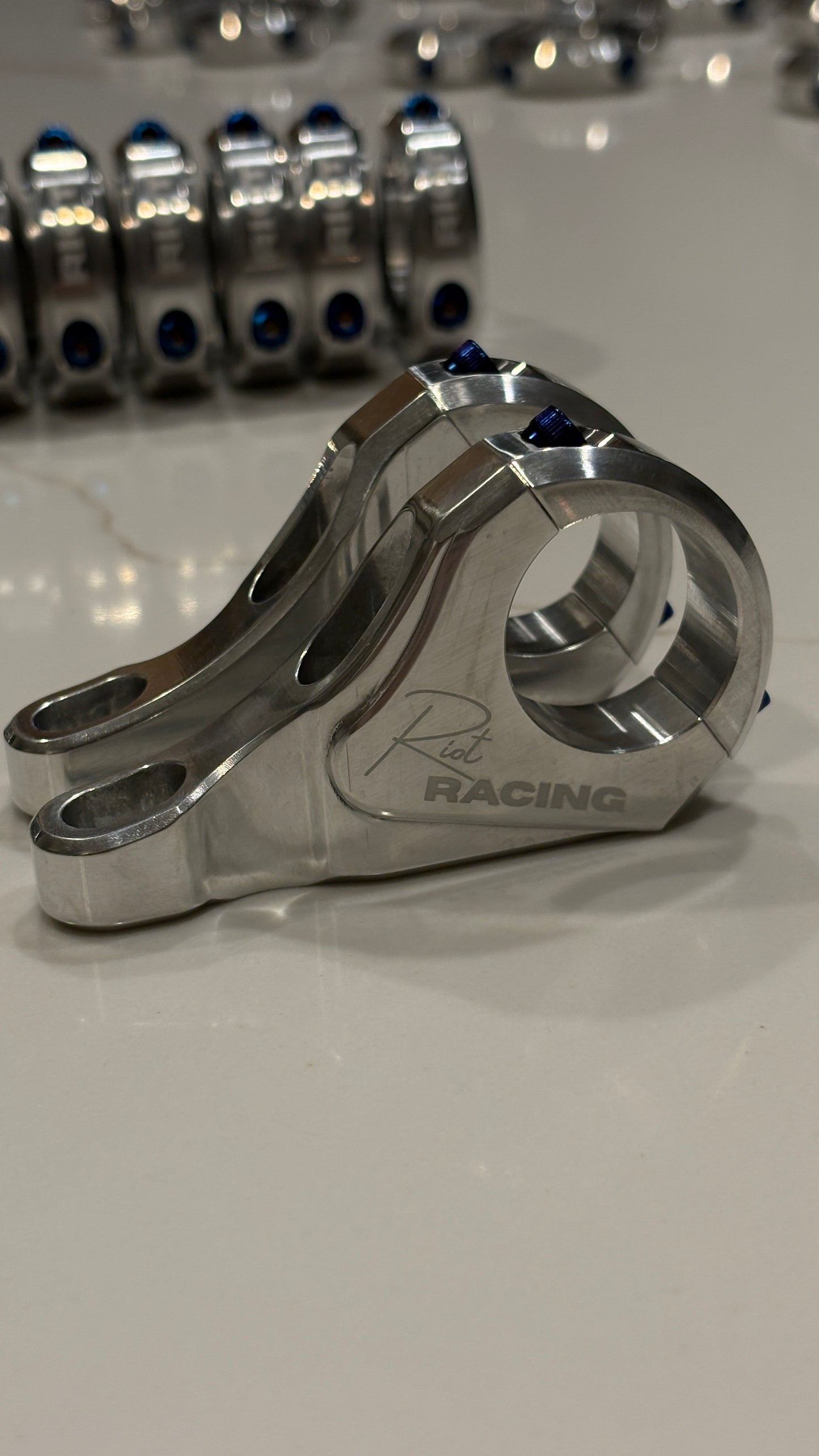 (PREORDER) Riot Direct Stem 31.8mm V2 (FREE TITANIUM STYLE BOLTS)