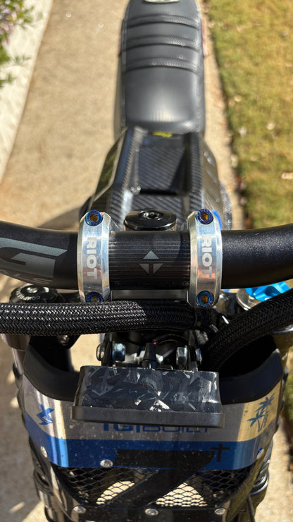 (PREORDER) Riot Direct Stem 31.8mm V2 (FREE TITANIUM STYLE BOLTS)