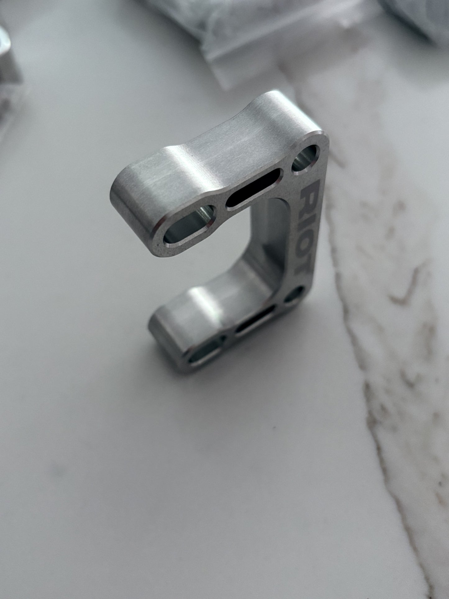 Riot 15MM riser - Riot Racing